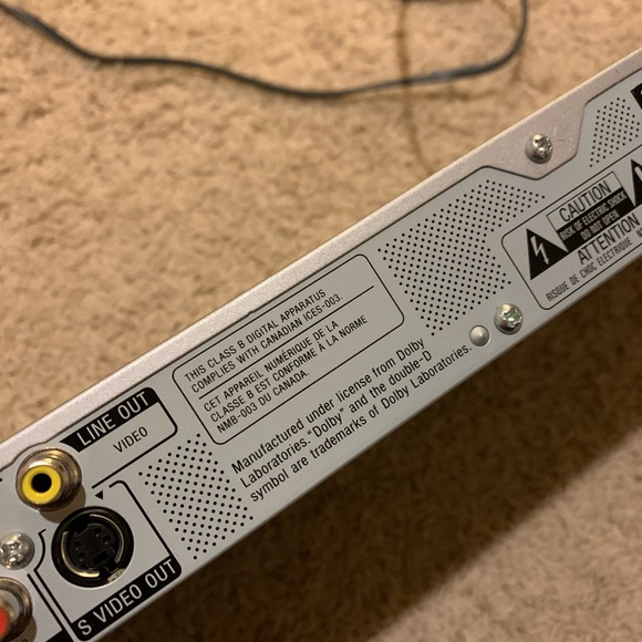 SONY DVD player with HDMI - Picture 12 of 16